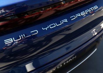 BYD supera a Tesla como líder mundial en autos eléctricos