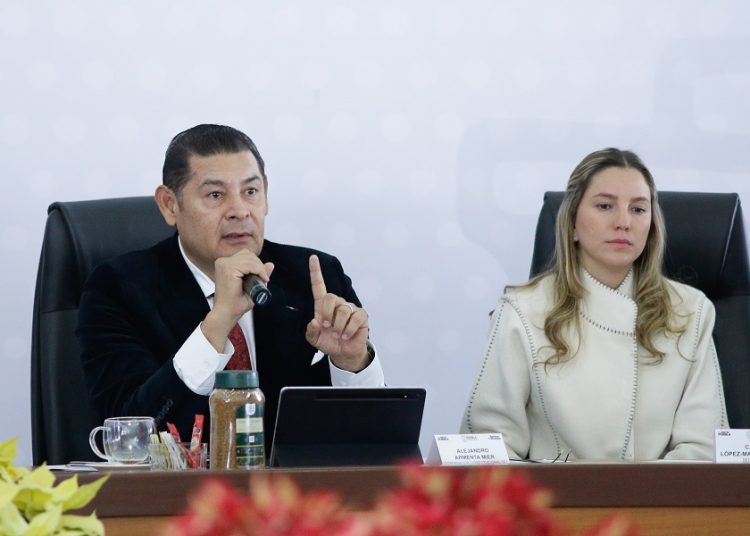 Armenta alista acciones para recuperar control del agua en Puebla