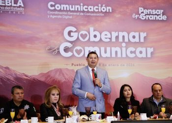 Armenta analiza creación de la Casa del Periodista