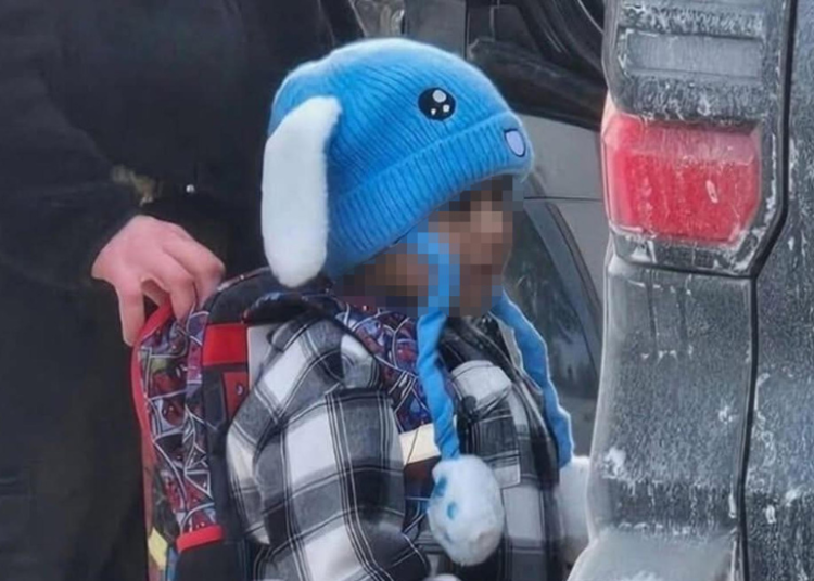Ordenan liberación de centro de detención de Liam y su padre