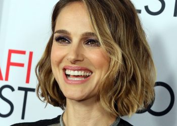 ‘El gobierno y ICE están siendo abusivos’: Natalie Portman