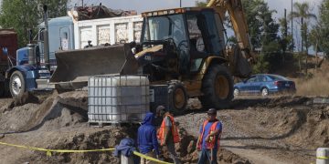 Construcción continúa en terreno negativo