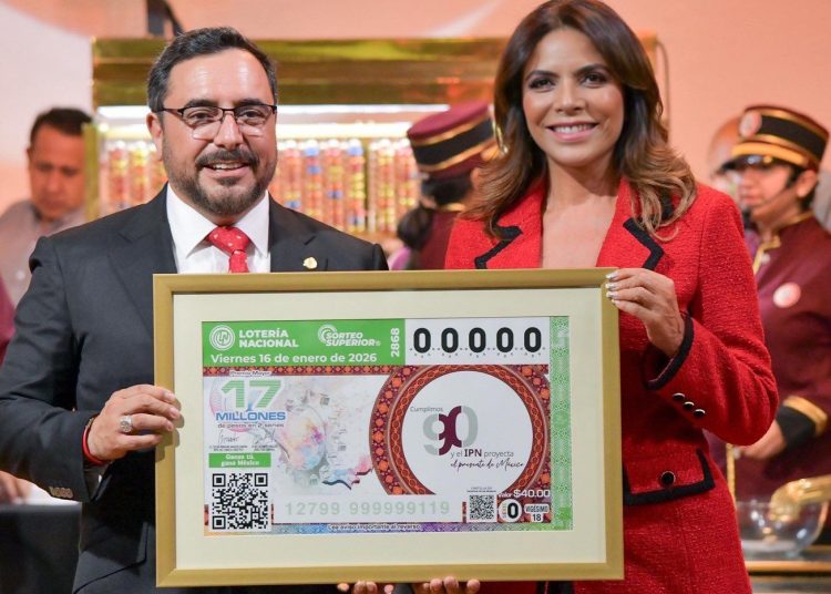 Realiza Lotería Nacional sorteo por los 90 años del IPN