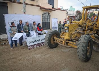 Omar Muñoz arranca obra vial en Privada Santa Bárbara