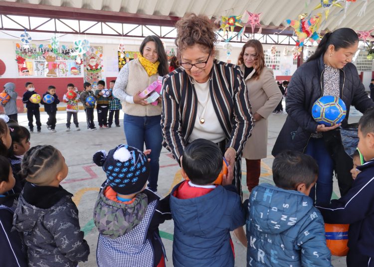 Tere Alfaro impulsa acciones a favor de la niñez