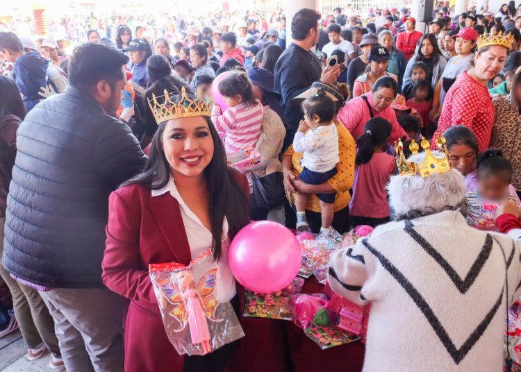Tonantzin Fernández lleva la Caravana de la Transformación a las juntas auxiliares