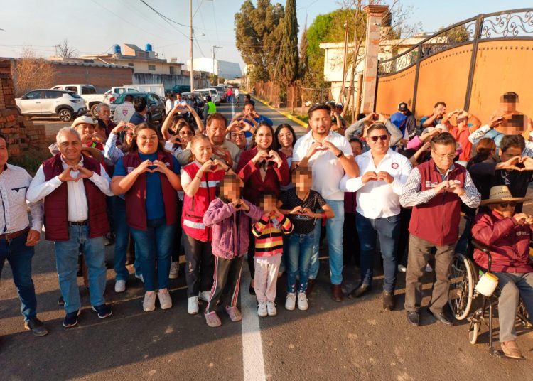 Tonantzin Fernández entrega pavimentación en San Diego Cuachayotla