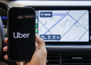 Piden homologar reglas entre taxis y transporte por plataforma