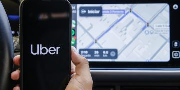 Piden homologar reglas entre taxis y transporte por plataforma
