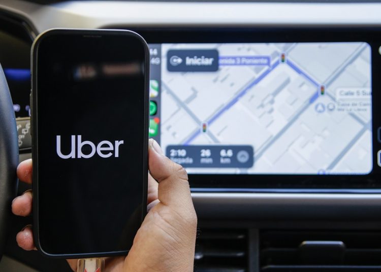 Piden homologar reglas entre taxis y transporte por plataforma