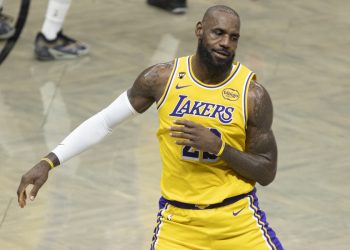 LeBron James, fuera de los premios de final de temporada de la NBA