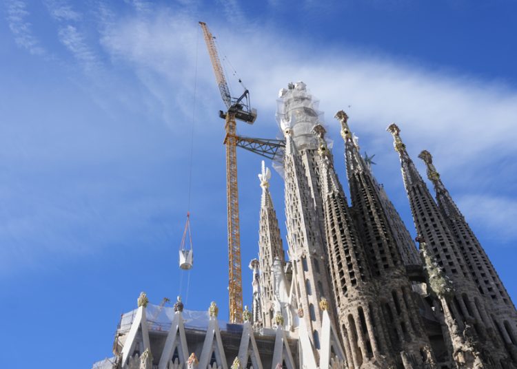 Templo Gaudí «La Sagrada Familia» alcanza los 172,5 metros