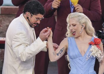 Lady Gaga, Rosalía y más celebran show de Bad Bunny