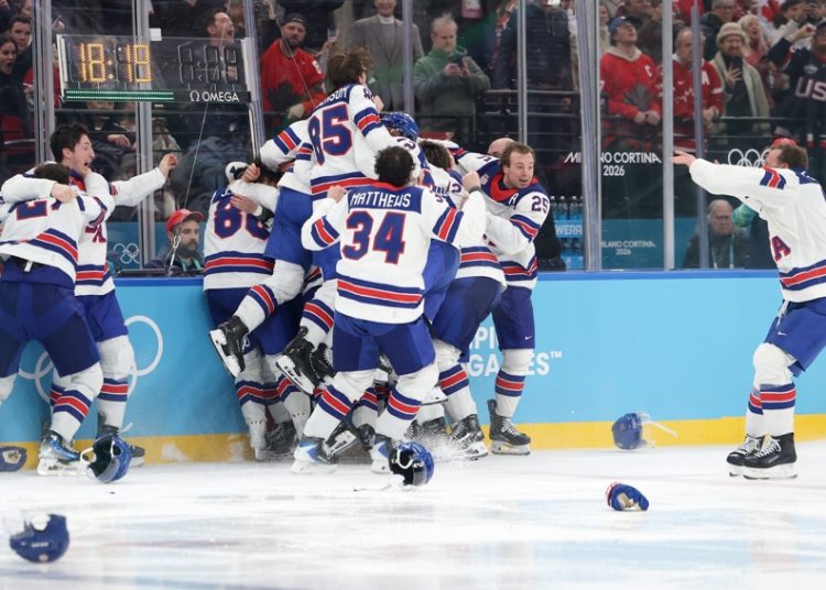 Estados Unidos se baña en oro 46 años después en hockey hielo