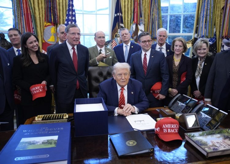Trump pide control federal de elecciones estatales