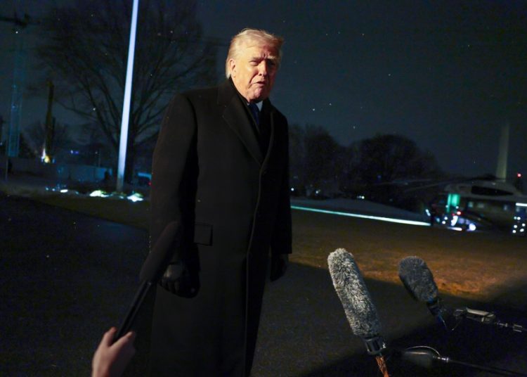 Trump no pedirá disculpas por video de los Obama como simios