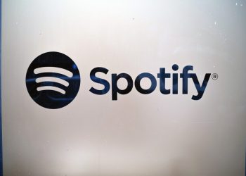 Spotify y Liquid Death lanzan altavoz con forma de urna