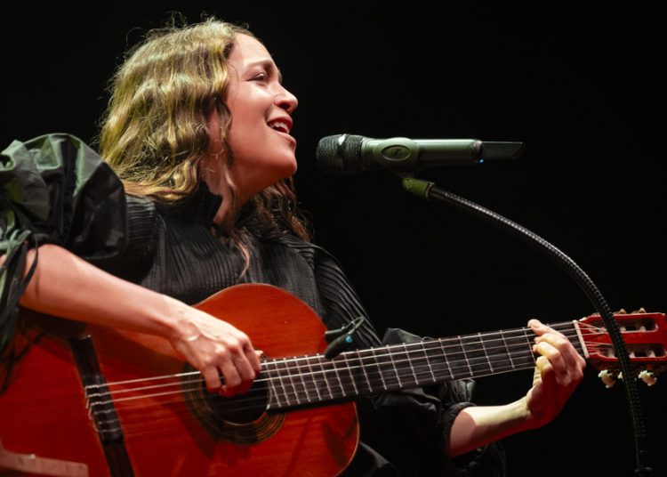 ‘Cancionera’, de Natalia Lafourcade se alza con el Grammy