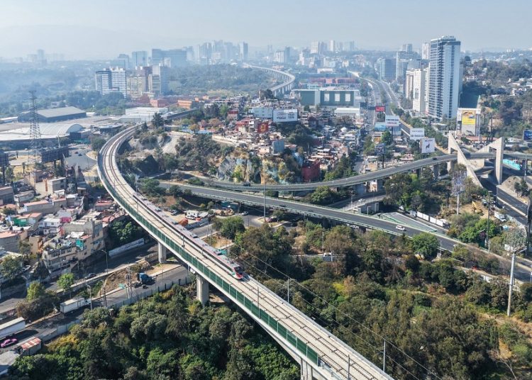 Arranca tren CDMX–Toluca tras 12 años de obras