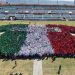 México logra récord Guinness de la playera de fútbol humana más grande del mundo