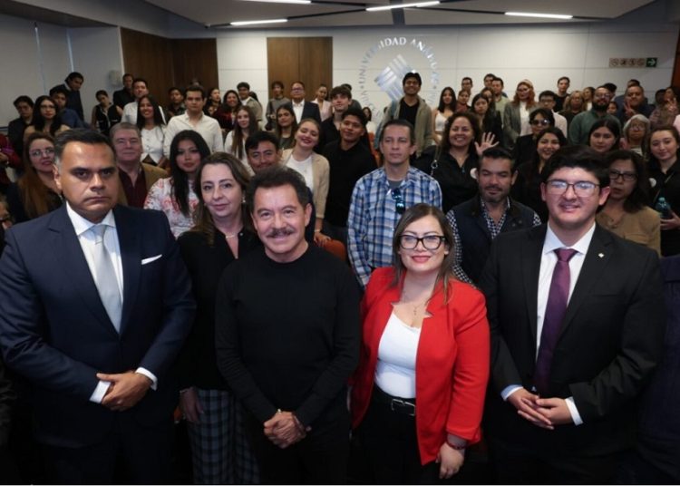 Ignacio Mier dialoga con jóvenes en la Anáhuac Puebla