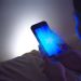 Luz azul de pantallas no impide dormir