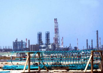 OPEP+ mantiene producción pese al alza del crudo