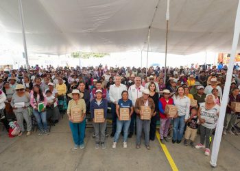 Refuerza Pepe Chedraui seguridad alimentaria con despensas en Santo Tomás Chautla