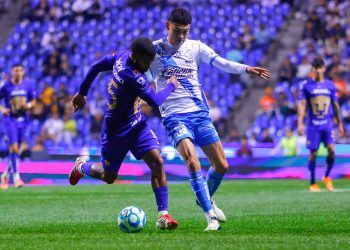 Pumas da la vuelta y vence al Puebla en el estadio Cuauhtémoc