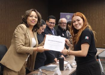 Congreso reconoce el mérito académico de Upaep por lanzar satélite Gxiba-1