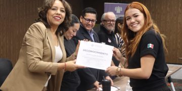Congreso reconoce el mérito académico de Upaep por lanzar satélite Gxiba-1