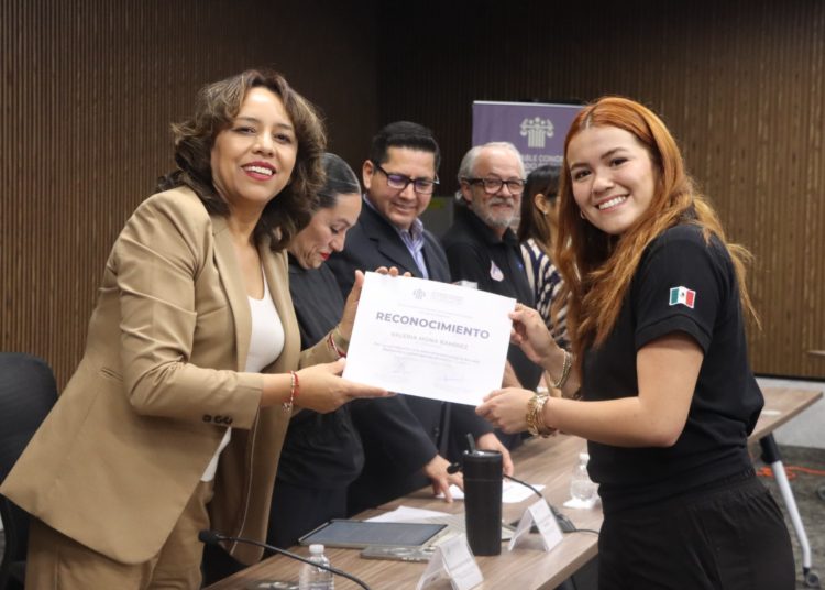 Congreso reconoce el mérito académico de Upaep por lanzar satélite Gxiba-1