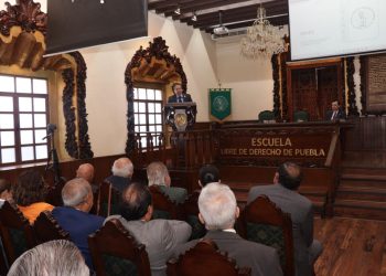 Escuela Libre de Derecho de Puebla se posiciona entre las 300 universidades del país que cumplen con el SEAES