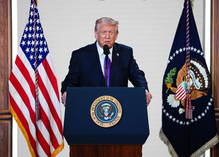 Trump evalúa bajar aranceles al acero y aluminio