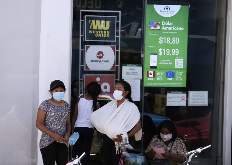 Remesas crecen en Puebla y caen a nivel nacional