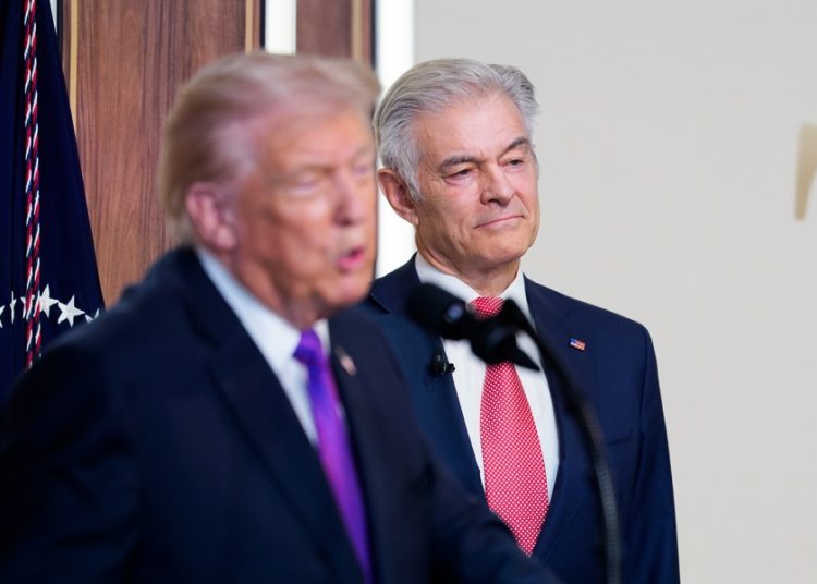 Trump propone nombrar aeropuerto y estación con su nombre