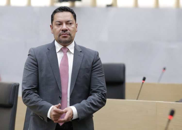 Proponen aumentar pena por abandono de menores de dos años