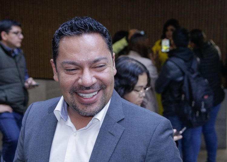 Legislador Villegas apoya equiparar sueldos de diputados locales