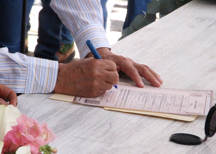 Proponen 15 años de prisión a quien cometa o permita el matrimonio infantil
