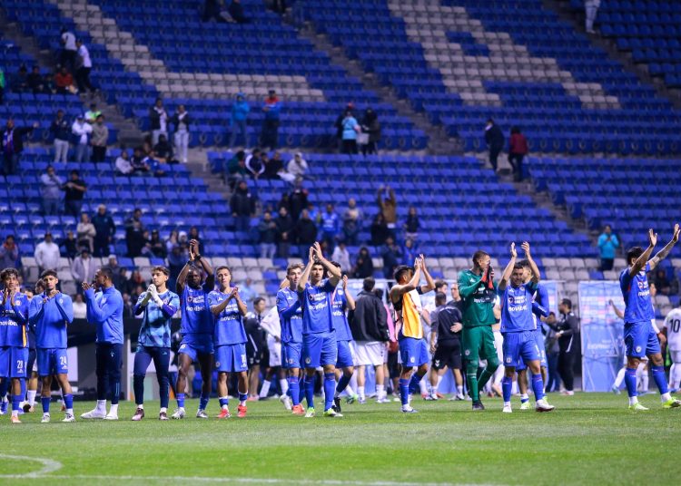 Cruz Azul golea y avanza a los Octavos de Final de Concachampions