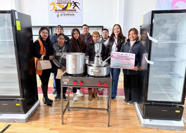 Sedif impulsa desayunadores calientes para la niñez poblana