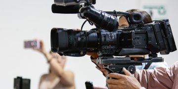 Medios tradicionales: adaptarse o volverse irrelevantes en 2026