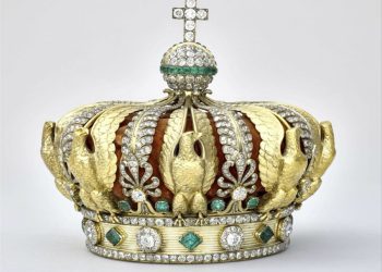 Corona de la emperatriz Eugenia será restaurada: Louvre