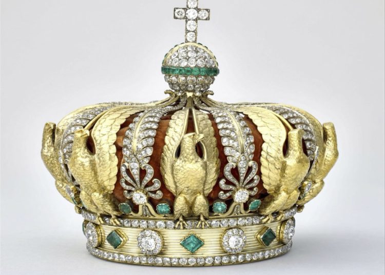 Corona de la emperatriz Eugenia será restaurada: Louvre