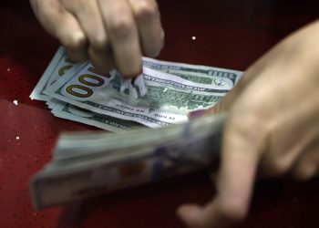 Dólar a la baja y desempleo afectan remesas en la región