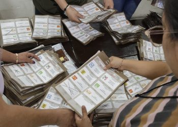 INE desarrolla urna electrónica, pero voto sigue en papel