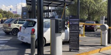Franquicias rechazan estacionamientos gratis en plazas