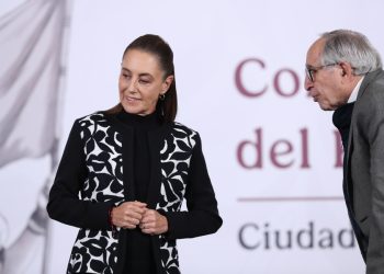 México llama a la calma y refuerza vacunación por sarampión