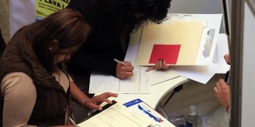 Puebla pierde empleo en todas sus grandes actividades