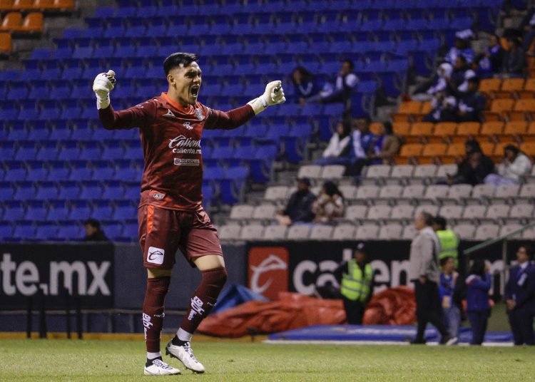 Ricardo Gutiérrez sigue siendo el más atajador de la Liga MX